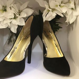 Black elegant shoes